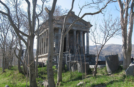 Храм Гарни